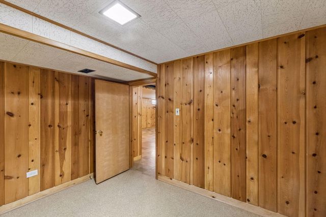 375 Jessamine Avenue W, Saint Paul, MN 55117