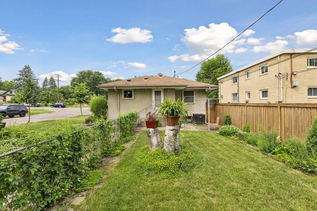 375 Jessamine Avenue W, Saint Paul, MN 55117
