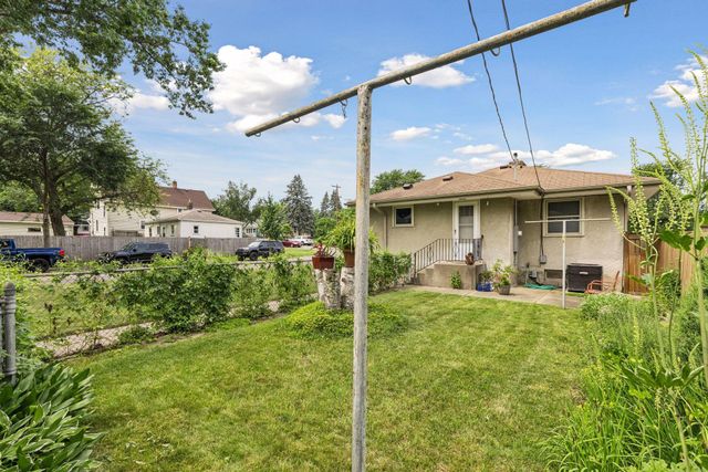 375 Jessamine Avenue W, Saint Paul, MN 55117