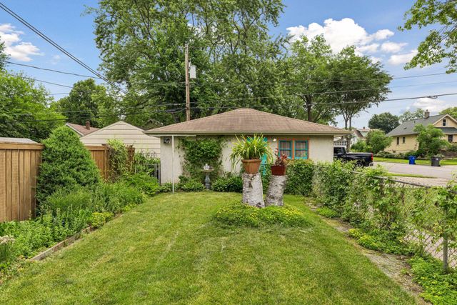 375 Jessamine Avenue W, Saint Paul, MN 55117