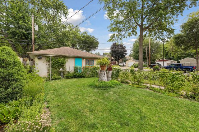 375 Jessamine Avenue W, Saint Paul, MN 55117