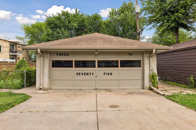 375 Jessamine Avenue W, Saint Paul, MN 55117