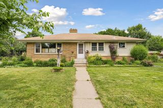 375 Jessamine Avenue W, Saint Paul, MN 55117
