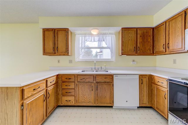 2143 Alexandria Row, O'fallon, MO 63368