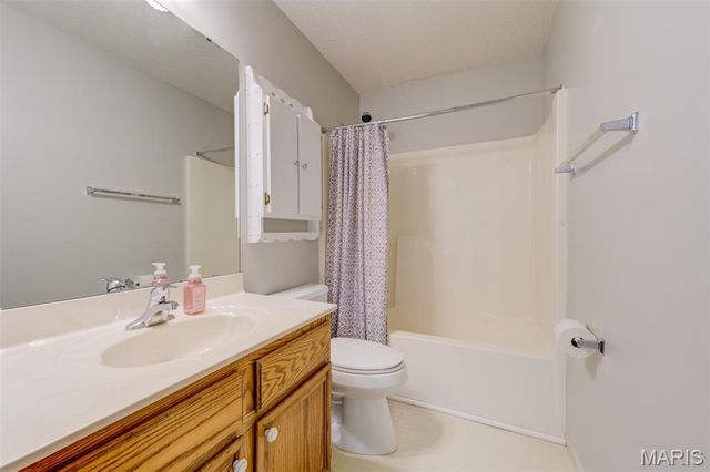 2143 Alexandria Row, O'fallon, MO 63368