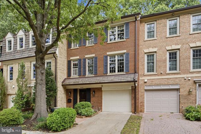 2405 S QUEEN ST, Arlington, VA 22202