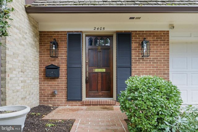 2405 S QUEEN ST, Arlington, VA 22202