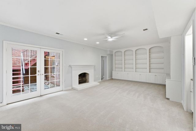 2405 S QUEEN ST, Arlington, VA 22202