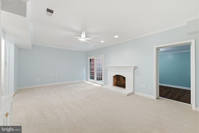 2405 S QUEEN ST, Arlington, VA 22202