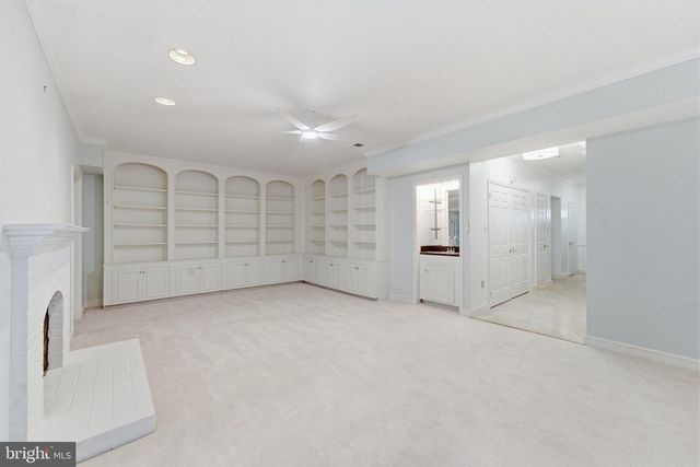 2405 S QUEEN ST, Arlington, VA 22202