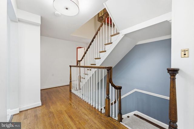 2405 S QUEEN ST, Arlington, VA 22202
