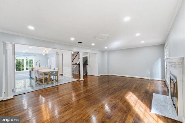 2405 S QUEEN ST, Arlington, VA 22202