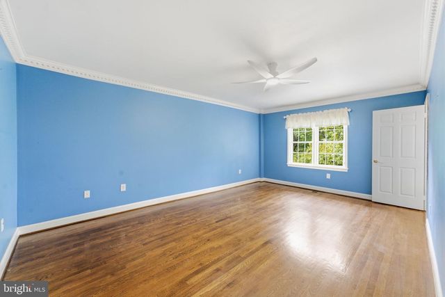 2405 S QUEEN ST, Arlington, VA 22202