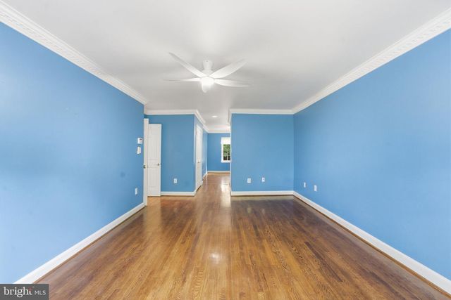 2405 S QUEEN ST, Arlington, VA 22202