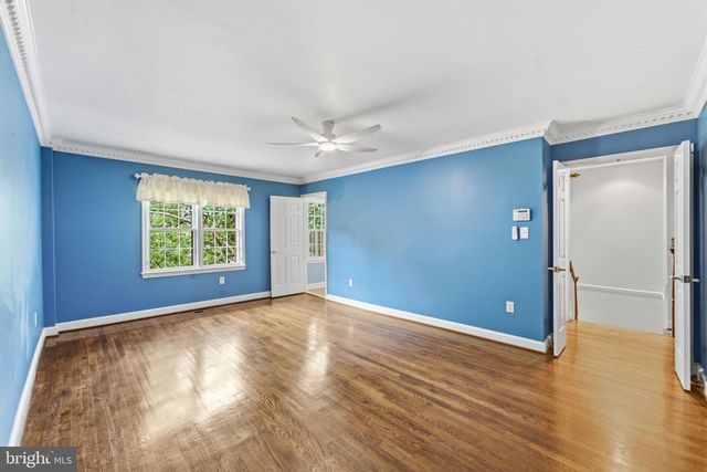 2405 S QUEEN ST, Arlington, VA 22202