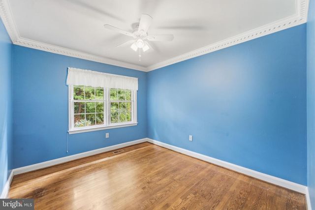2405 S QUEEN ST, Arlington, VA 22202