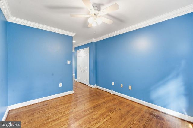 2405 S QUEEN ST, Arlington, VA 22202