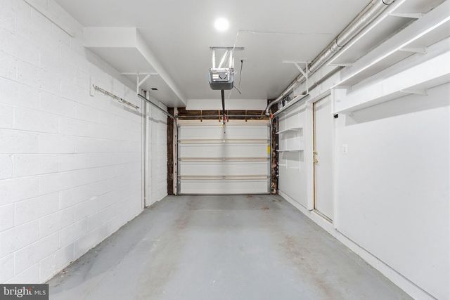 2405 S QUEEN ST, Arlington, VA 22202