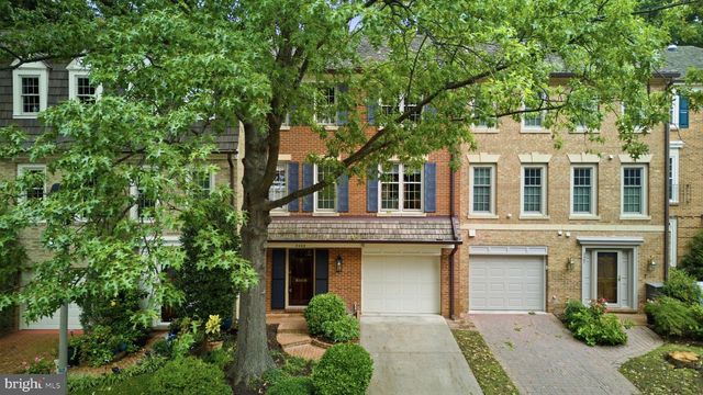 2405 S QUEEN ST, Arlington, VA 22202