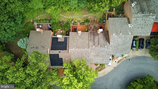 2405 S QUEEN ST, Arlington, VA 22202