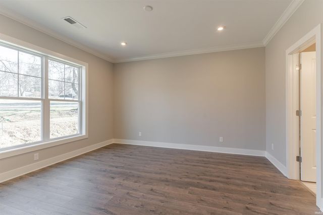 6986 Ironwood Circle, Newburgh, IN 47630