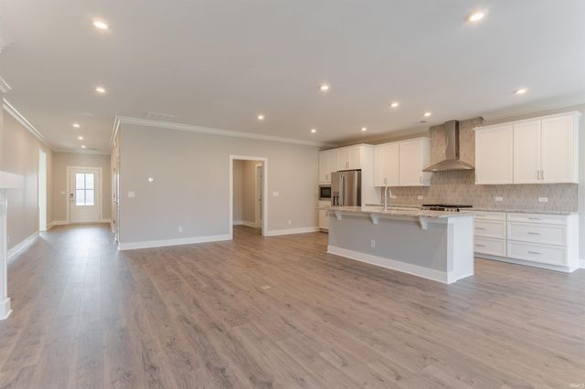 6986 Ironwood Circle, Newburgh, IN 47630