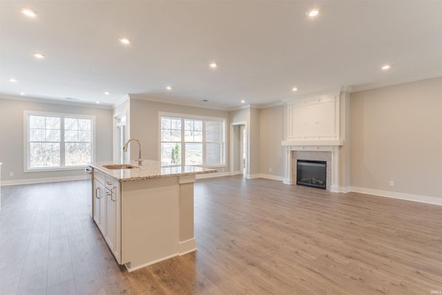 6986 Ironwood Circle, Newburgh, IN 47630