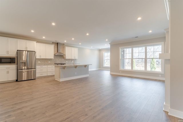 6986 Ironwood Circle, Newburgh, IN 47630