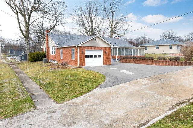 301 N 5th Street, Savannah, MO 64485