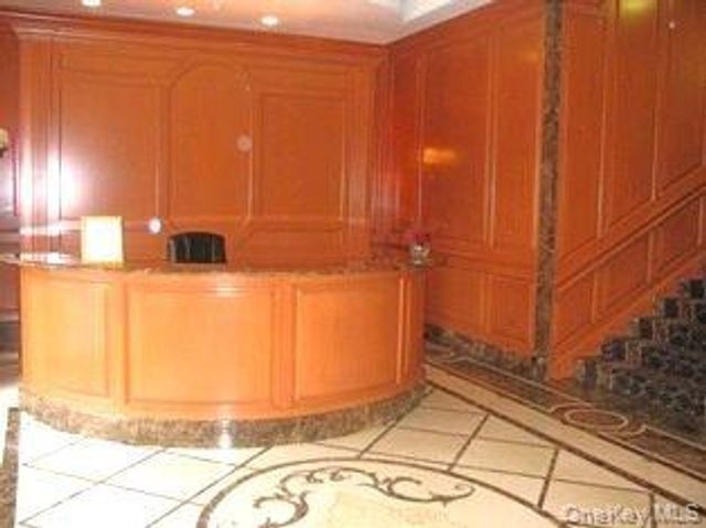 720 Middle Neck Road 4C, Great Neck, NY 11024