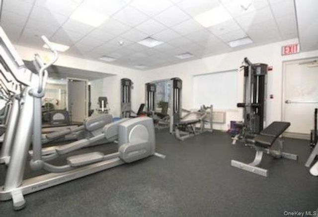 720 Middle Neck Road 4C, Great Neck, NY 11024