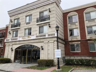 720 Middle Neck Road 4C, Great Neck, NY 11024