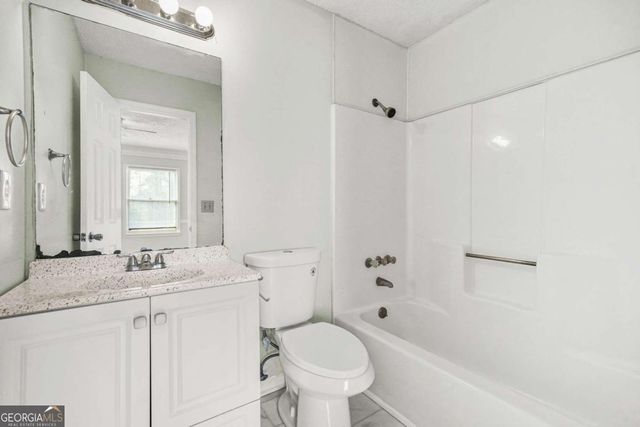 140 Davis Mill Court, Lawrenceville, GA 30044