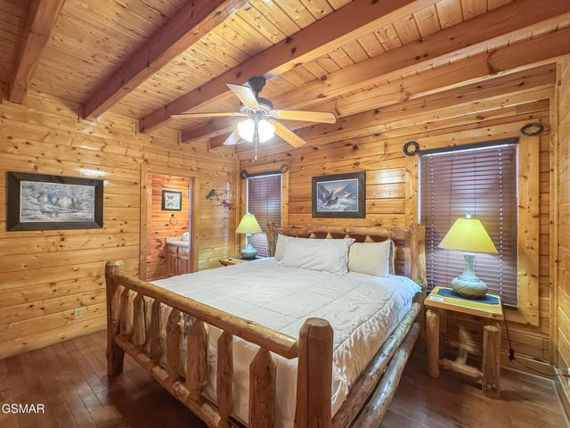 2607 Mountain Glory Trail, Sevierville, TN 37876