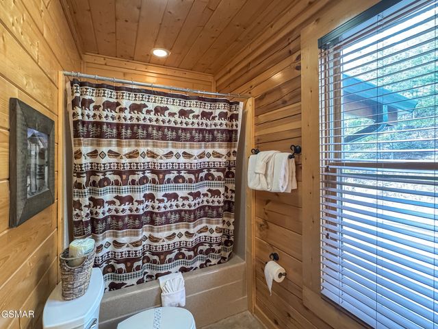 2607 Mountain Glory Trail, Sevierville, TN 37876