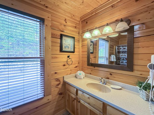 2607 Mountain Glory Trail, Sevierville, TN 37876