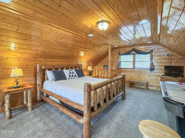 2607 Mountain Glory Trail, Sevierville, TN 37876