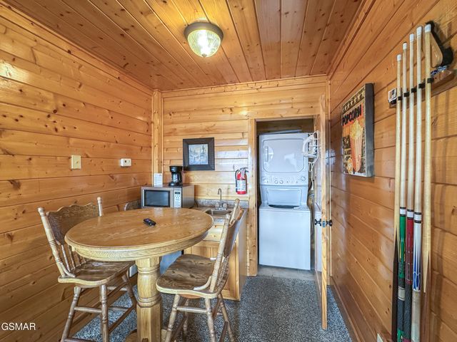 2607 Mountain Glory Trail, Sevierville, TN 37876