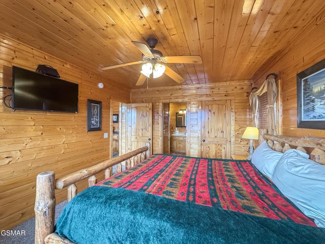 2607 Mountain Glory Trail, Sevierville, TN 37876