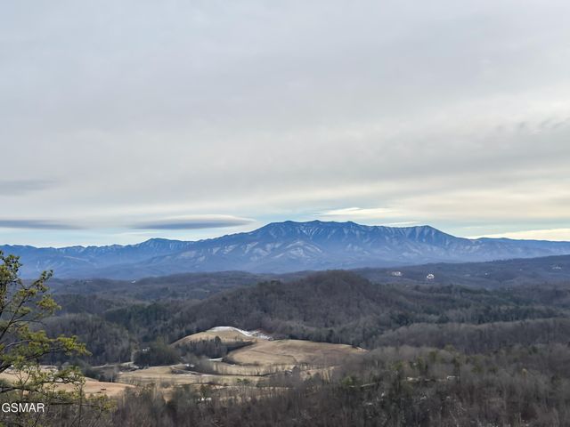 2607 Mountain Glory Trail, Sevierville, TN 37876