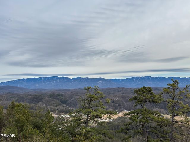 2607 Mountain Glory Trail, Sevierville, TN 37876