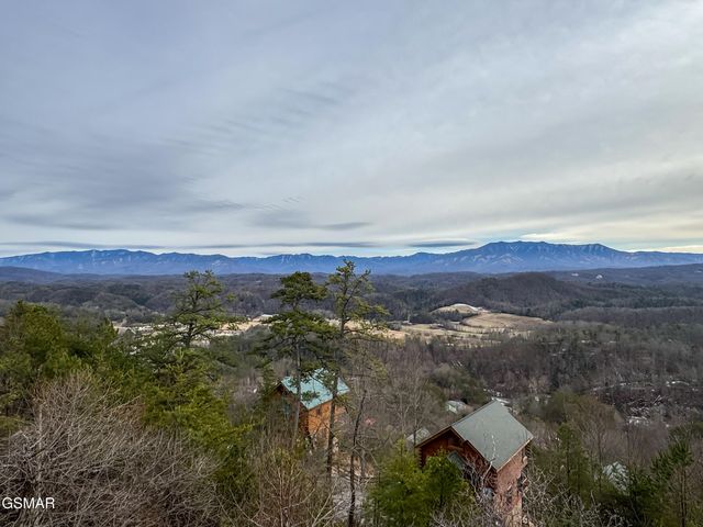 2607 Mountain Glory Trail, Sevierville, TN 37876
