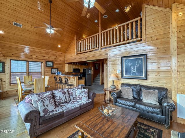 2607 Mountain Glory Trail, Sevierville, TN 37876