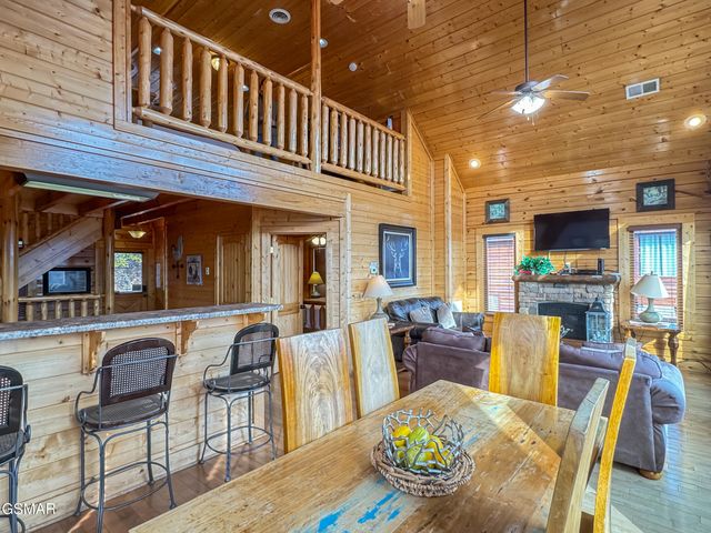 2607 Mountain Glory Trail, Sevierville, TN 37876