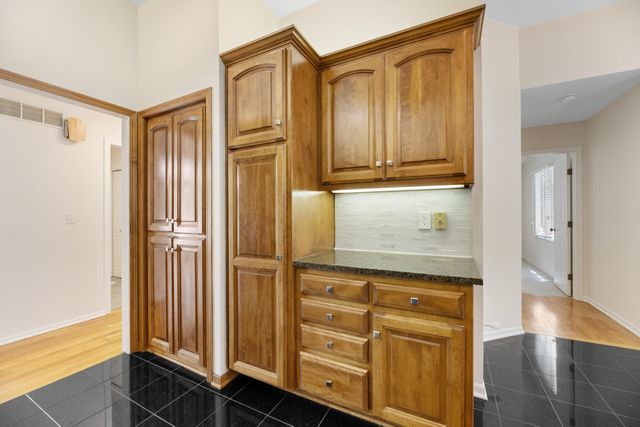 969 N White Tail Cir, Wichita, KS 67206
