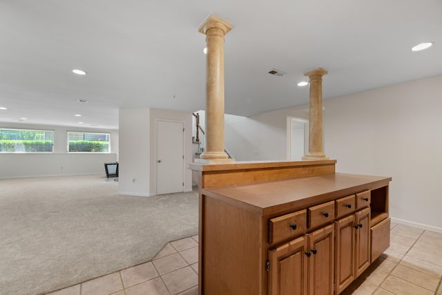 969 N White Tail Cir, Wichita, KS 67206