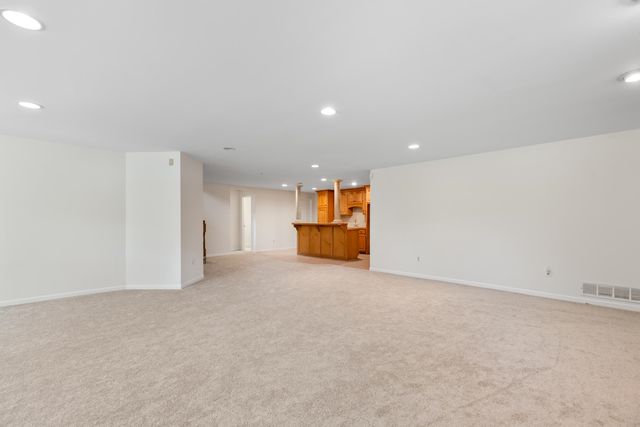 969 N White Tail Cir, Wichita, KS 67206