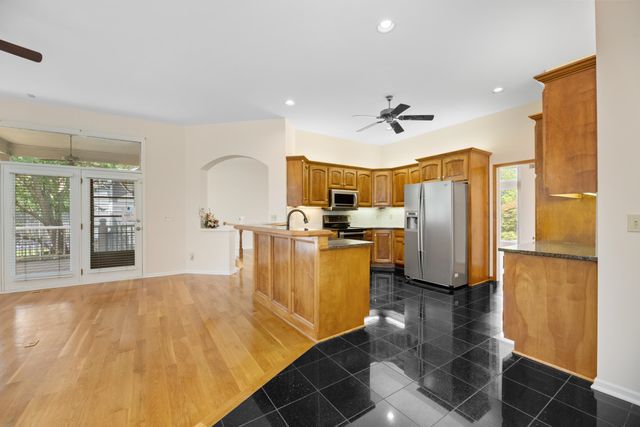 969 N White Tail Cir, Wichita, KS 67206