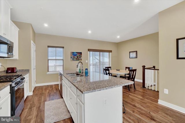 1154 ROSECROFT LN, York, PA 17403