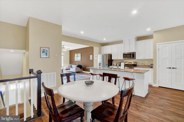 1154 ROSECROFT LN, York, PA 17403